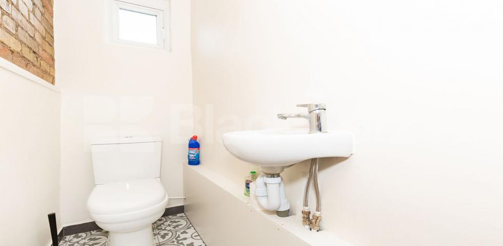 			2 Bedroom, 1 bath, 1 reception Flat			 Falkland Road, HARINGEY LADDER